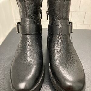 COPY - Women’s zodiac leather boots size 6 1/2 m